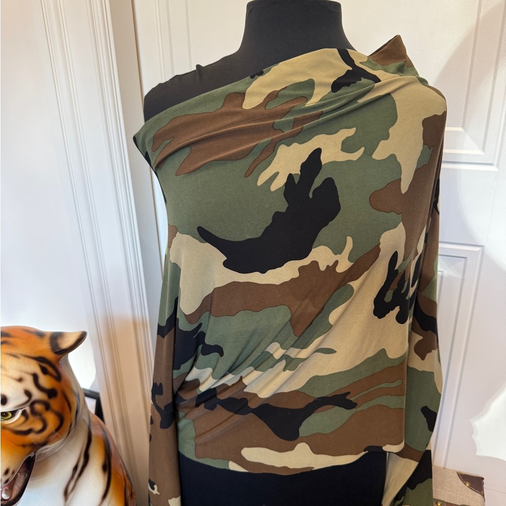 NORMA KAMALI CAMO OFF SHOULDER LONGSLEEVE SMALL REVOLVE RARE STYLE - Picture 4 of 6